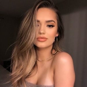 Meet your Posher, Rhaea